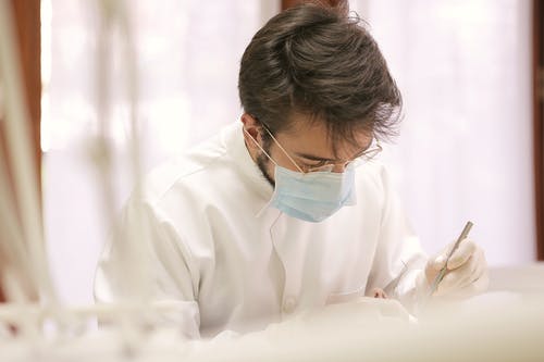广州孩子嘴巴发白是鹅口疮还是缺营养？家长必看的5种原因解析